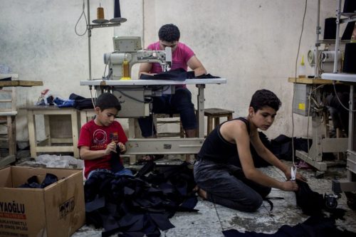 시리아 난민 아이들은 터키로 넘어왔더라도 학교가 아닌 공장, 넝마주이 등 저임금 노동에 내몰리게 된다. ⓒTheStar